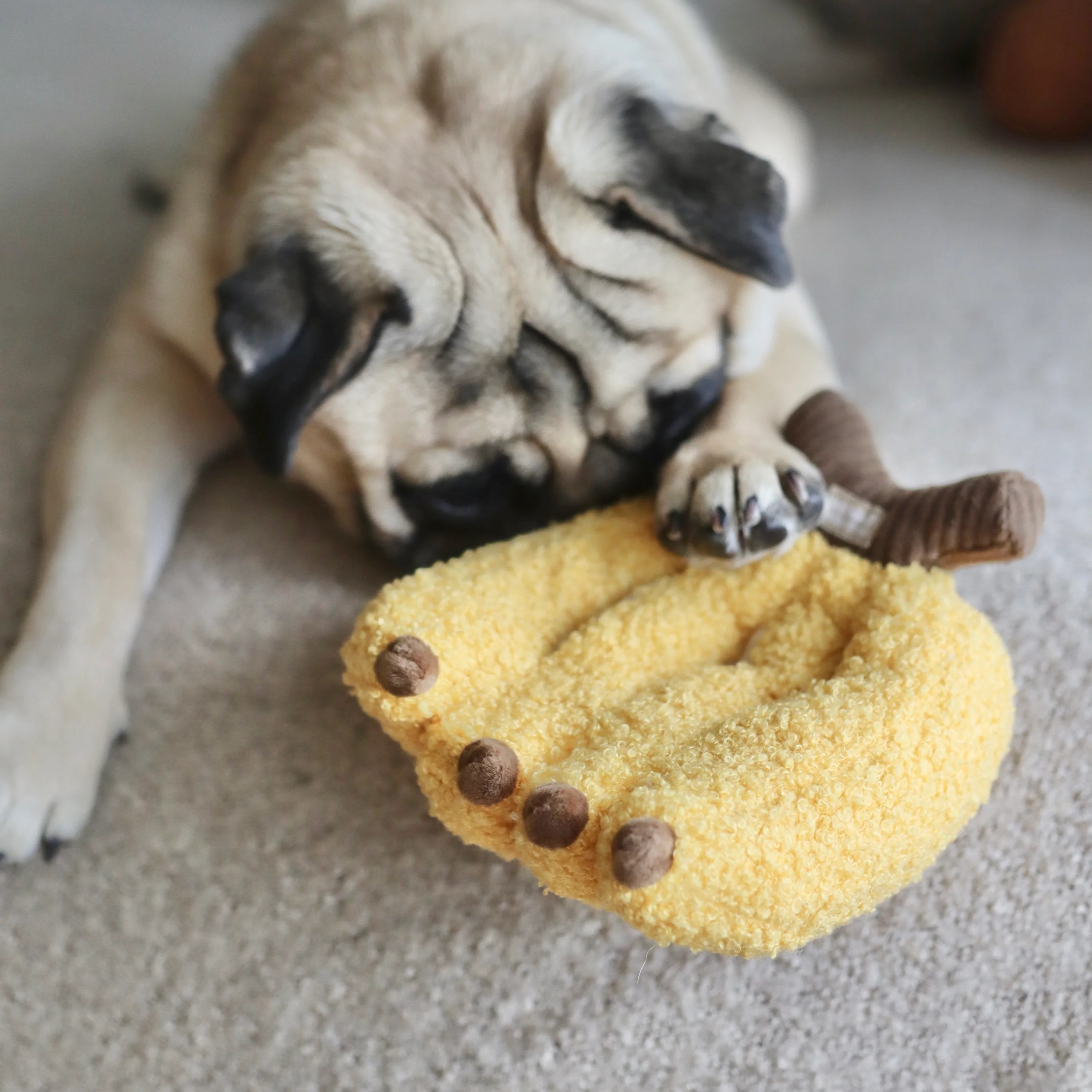 Lambwolf Banana | Snuffle Squeaky Toy
